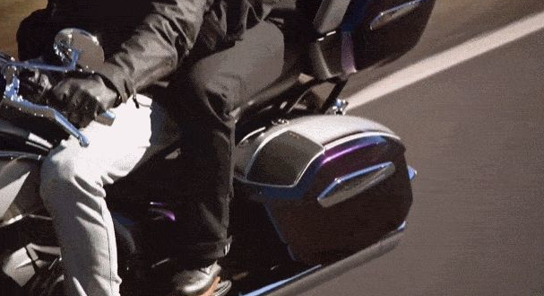 宝马史上最「拉风」摩托车36.5万开卖！动力快到飞起，