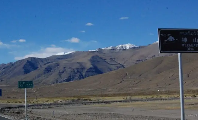 川藏中线与G219新藏线相比哪个骑行难度更大：219新藏线更难（中国的死亡之路，海拔4500米以上）