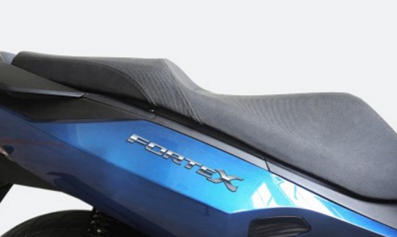 《两万内摩托车推荐》阿雷纳首款科幻风格水冷踏板FORTE X150，售价12980元
