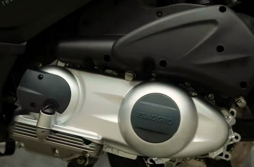 《合资摩托车品牌价格2万以上》宗申比亚乔X7 2.0版本，动力性能价格一并升级，售价22980元