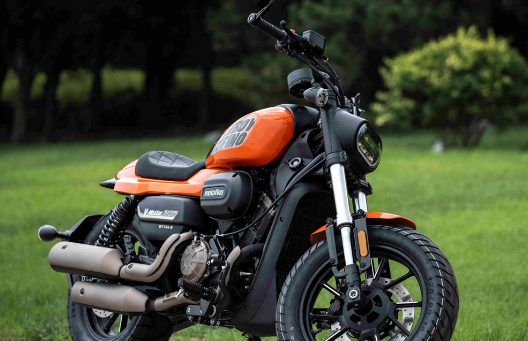《3万内摩托车推荐》MOTOFINO小马哥300，雷氏外观QJ动力，售价23980元