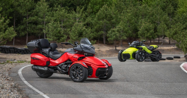 庞巴迪摩托车f3：2022款Spyder F3系列公路摩托车，配置更智能的驾驶系统、更舒适的车身设计