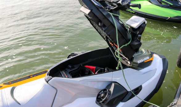 庞巴迪摩托艇技巧：BRP SEA-DOO摩托艇和RXP-X 300，静态解析和动态分享