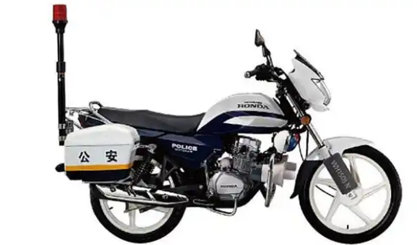 交警骑的摩托车是什么牌子的：贝纳利 BJ 1200/春风CF 650 J/春风 650 TR-G/五羊本田 警车 WY125J-N