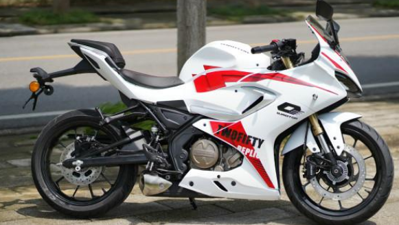 迷你摩托车小跑车：赛250Mini版上市，售价17999元！座高降低20毫米！