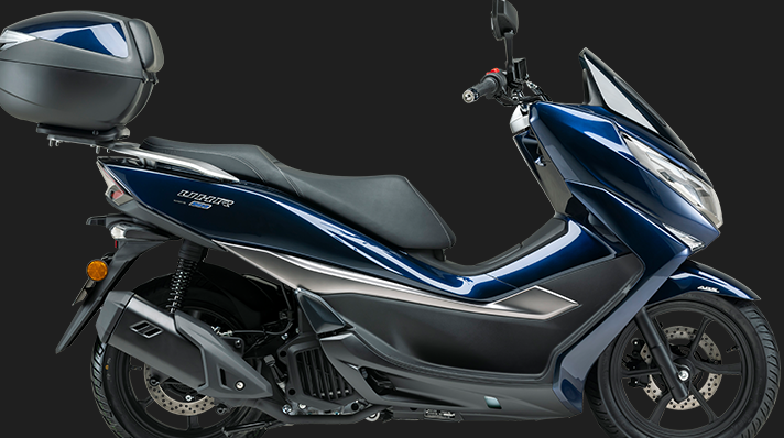 踏板摩托车：豪爵UHR150，单缸水冷发动机，外观漂亮