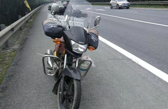 贵州摩托车可以上高速公路吗?